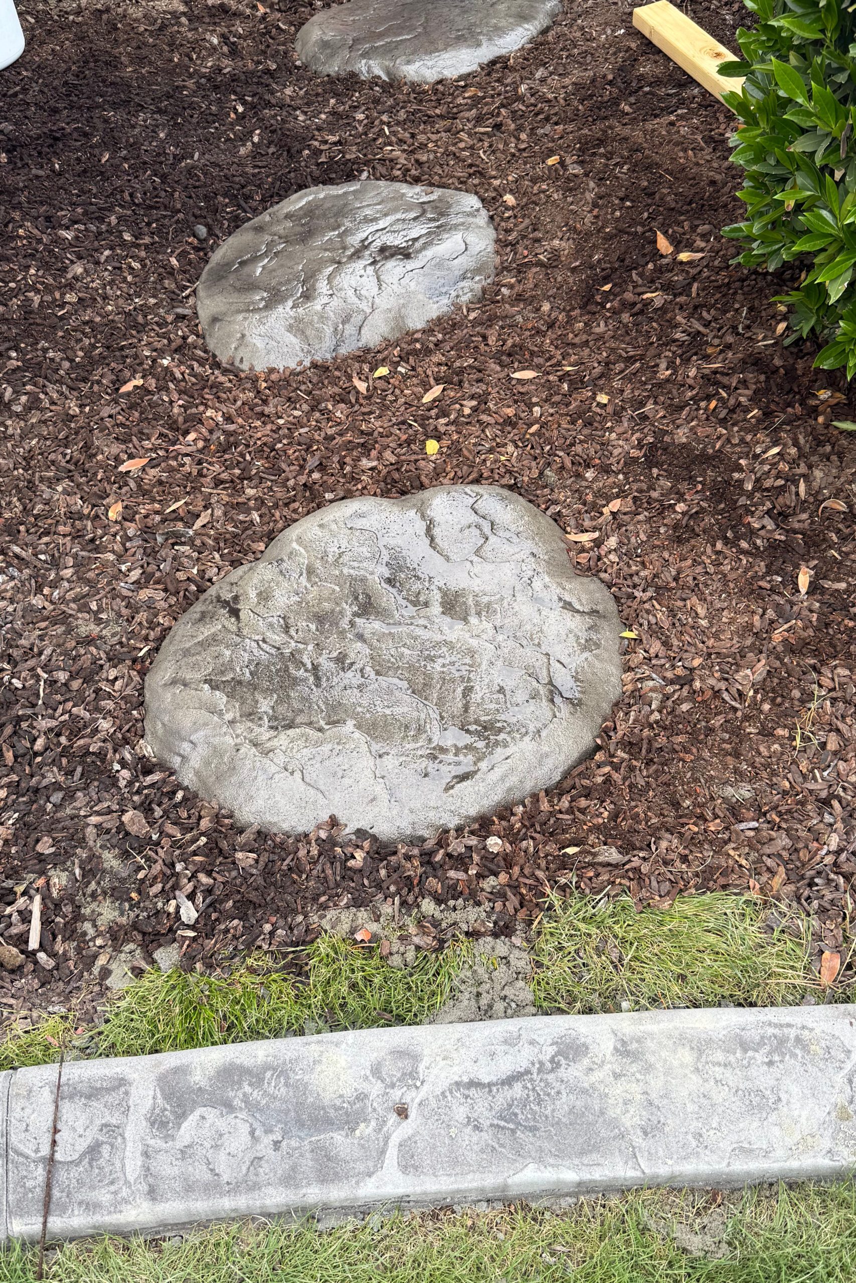 SteppingStone2 Round Stepping Stones